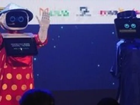Dàn robot khách sạn ra mắt tại triển lãm công nghệ ngành dịch vụ du lịch quy mô nhất nước