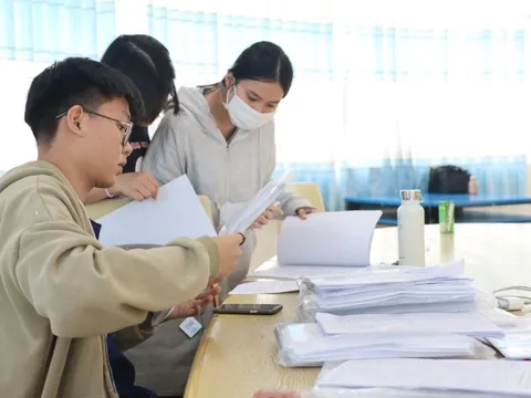 Trường đại học Ngân hàng TP.HCM 'quay xe', xét tuyển 'hoặc toán, hoặc văn' cho ngành luật