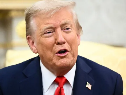 Ông Trump tuyên bố sẽ cho 600.000 sinh viên Trung Quốc nhập cảnh vào Mỹ