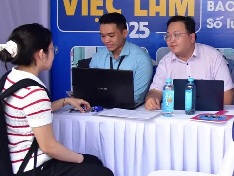 TP.HCM: 37% bác sĩ chọn về tuyến y tế cơ sở sau ngày hội việc làm