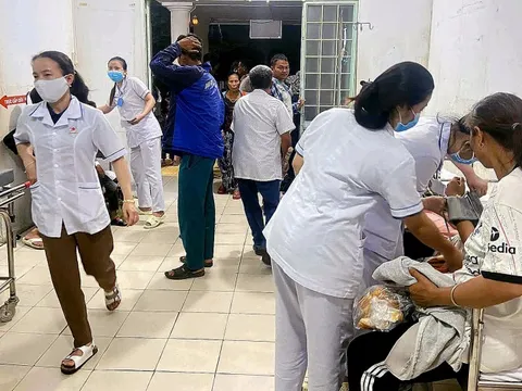 131 người nhập viện cấp cứu sau tiệc tân gia, nghi ngộ độc thực phẩm