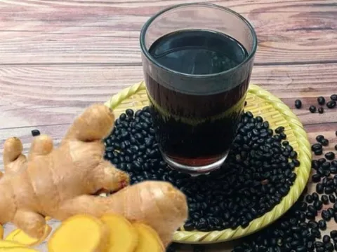 Uống nước gừng và đỗ đen tốt cho sức khỏe, nhưng có nên uống thay nước lọc?