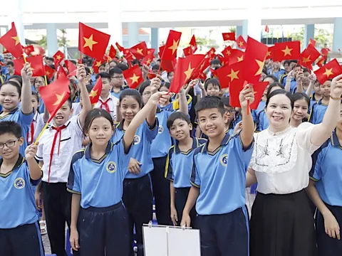 Bộ trưởng Bộ GD-ĐT Nguyễn Kim Sơn: Năm học mới bận rộn nhưng đầy niềm vui