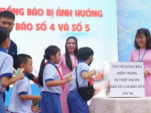 Sau lễ khai giảng 'không hoa', nhiều trường ở TP.HCM góp quỹ hỗ trợ đồng bào vùng lũ