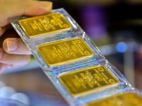 Thủ tướng: Không để xảy ra tình trạng thao túng thị trường vàng