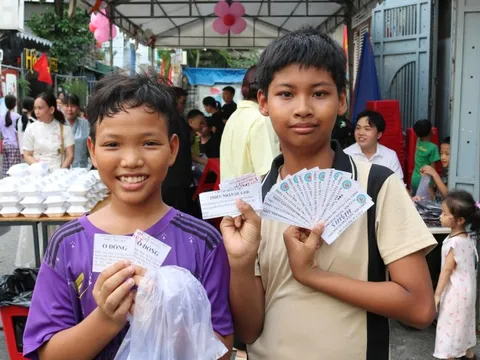 Lễ khai giảng buổi tối của lớp học đặc biệt