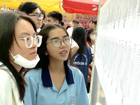 Vì sao mùa tuyển sinh đại học 2025 rối loạn?