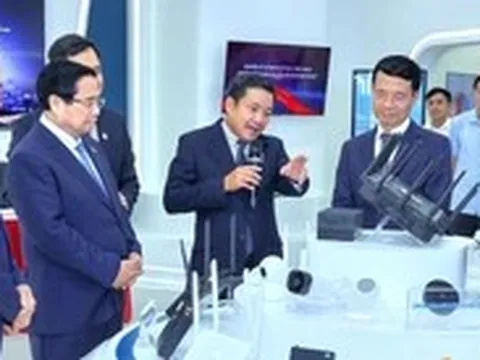 Thủ tướng: VNPT cần chủ động nghiên cứu, làm chủ, ứng dụng các công nghệ lõi