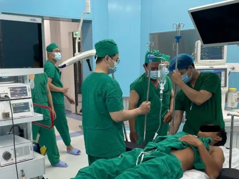 Lần đầu tiên phẫu thuật nội soi tại đặc khu Côn Đảo