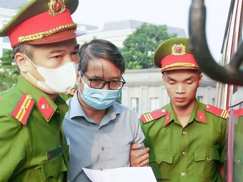 Ông Phạm Thái Hà, cựu trợ lý của cựu chủ tịch Quốc hội, bị đưa ra xét xử