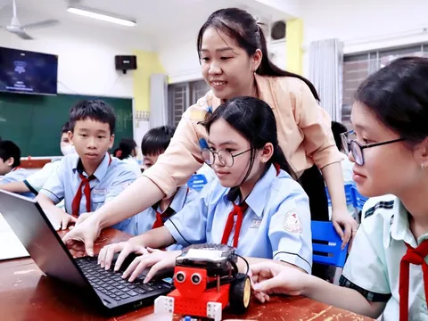 Con đi học sáng thứ Bảy, phụ huynh kêu trời!