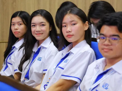 Tổng giám đốc ACB nói với sinh viên: 'AI không thay bạn, trừ khi bạn đứng yên'