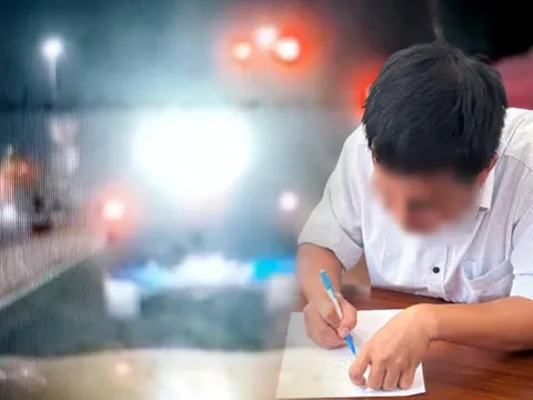 Lắp đèn 'siêu sáng' và vượt đèn đỏ, tài xế xe bán tải bị phạt hơn 20 triệu