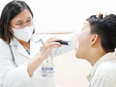 Bệnh hô hấp, tiêu hóa 'rình rập' học sinh đầu năm học mới