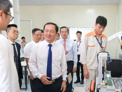 Nâng chất giáo dục nghề nghiệp, từ 'xin phép' đến tự chủ