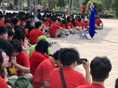 Những chuyên gia, nghệ sĩ, vận động viên... nào được mời dạy học sinh?