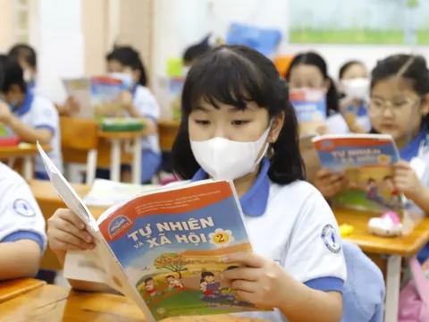 Chính phủ: Cung cấp bộ sách giáo khoa thống nhất toàn quốc từ năm học 2026-2027, miễn phí từ 2030