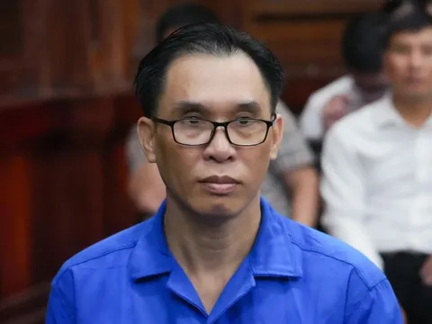 Đại gia Đinh Trường Chinh và 2 cựu lãnh đạo Vinafood II hầu tòa trong vụ bán đất 'vàng' công sản