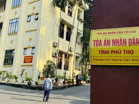 11 anh em ruột tiếp tục dắt nhau ra tòa tranh chấp mảnh đất 1.213m² cha mẹ để lại