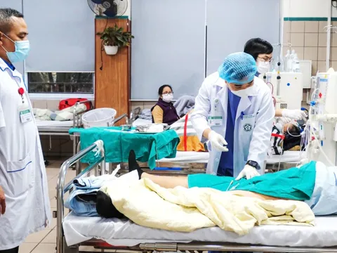 Miễn học phí cho bác sĩ nội trú, tại sao không?