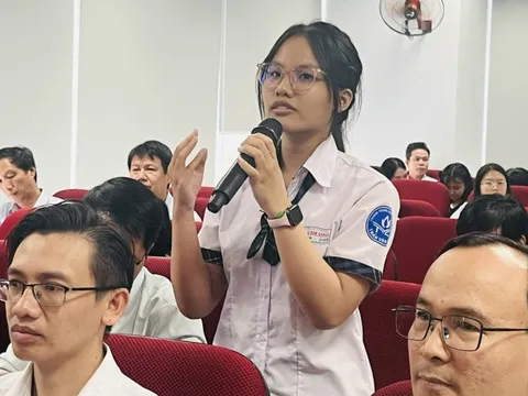 TP.HCM: 100% trường học thay thế điện thoại bằng giờ ra chơi thiết thực từ tháng 1-2026