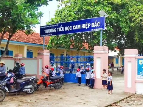 Phụ huynh phản ánh các khoản thu không rõ ràng, hiệu trưởng nói gì?