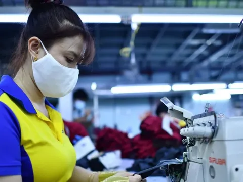 Bộ Nội vụ đề xuất giờ làm việc trong ngày, tiền làm thêm dịp lễ, Tết