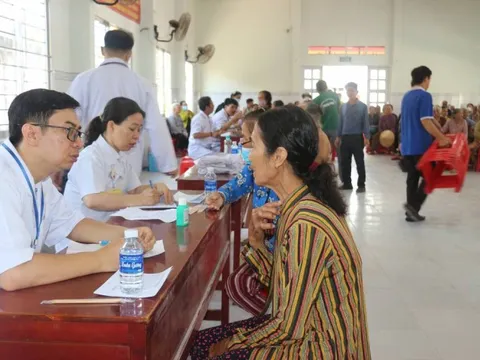 Triển khai giải pháp đột phá, tăng cường bảo vệ, chăm sóc và nâng cao sức khỏe nhân dân