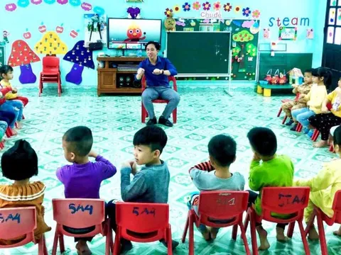 Nam sinh chọn nghề mầm non giữa 'bão' định kiến