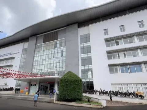 Sản phụ và thai nhi tử vong nghi do thuyên tắc ối