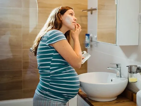 Cần tránh những quan niệm sai lầm về chăm sóc da khi mang thai
