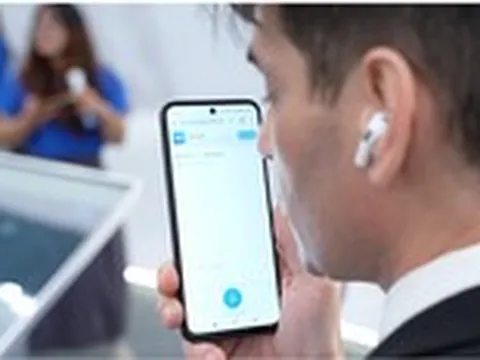 Startup Việt ra mắt LocaTalk: cho AirPods giao tiếp đa ngôn ngữ
