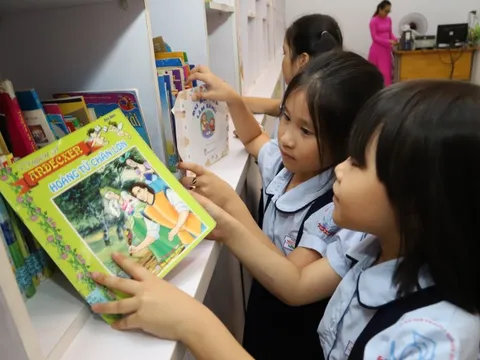 Mô hình '8 năm không thu quỹ phụ huynh' của trường cấp 2 tại TP.HCM, các trường khác làm được không?