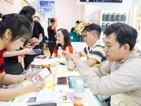 iPhone 'hot' nhưng nhà bán lẻ không vui