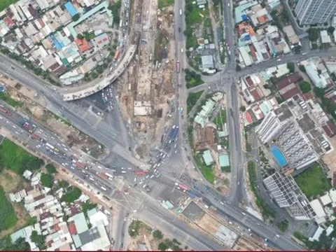 Nút giao 3.400 tỷ chậm tiến độ, Chủ tịch TP.HCM chỉ đạo 'nóng'