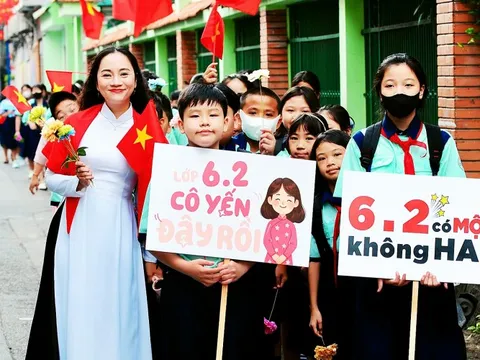 Vụ học sinh quật ngã cô giáo trong lớp: Thầy cô bị 'trói tay'