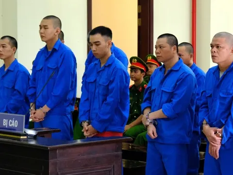 20 năm tù cho người cầm đầu nhóm rải bàn chông phá xe, cướp thuốc lá của người buôn lậu ở Tây Ninh