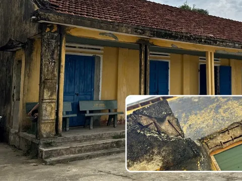 Trường xây 30 năm xuống cấp nghiêm trọng, giáo viên và học sinh đều nơm nớp