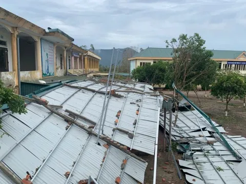 Nghệ An, Hà Tĩnh cho học sinh nghỉ học để tránh bão Bualoi