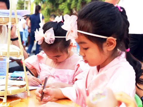 Đưa tiếng Anh thành ngôn ngữ thứ hai: Giáo viên nước ngoài tham gia được không?