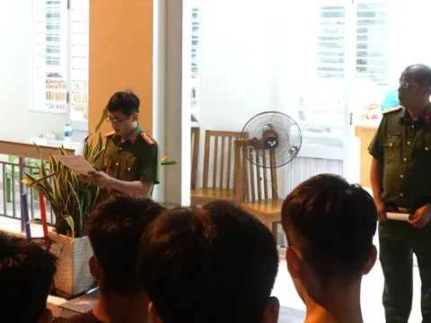 48 thanh thiếu niên làm náo loạn phố Đà Nẵng: Nghe đọc lệnh khởi tố thì mếu máo