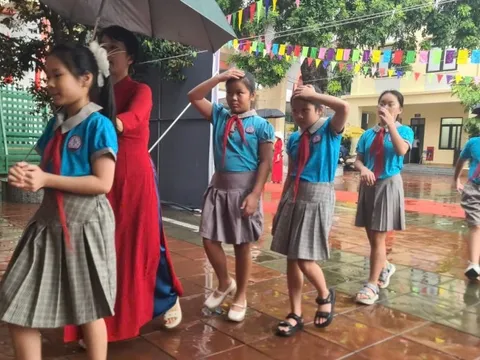 Hải Phòng: Các trường được tự quyết cho học sinh nghỉ học tránh bão Matmo