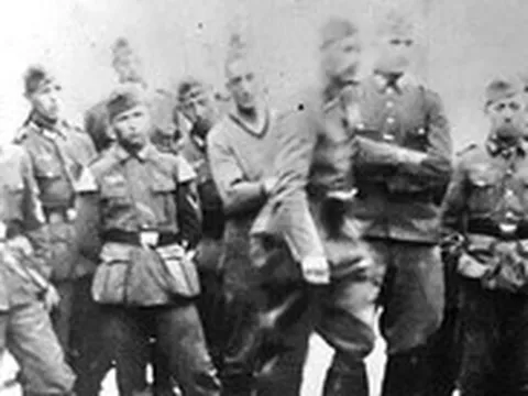 AI tìm ra danh tính kẻ sát nhân trong bức ảnh Holocaust rúng động thế giới