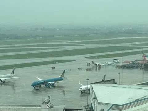 Nguyên nhân 17 chuyến phải bay chờ để hạ cánh xuống Nội Bài