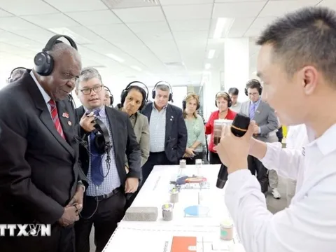 Thăm khu công nghiệp hơn 3 tỷ USD của Việt Nam, lãnh đạo Cuba bày tỏ một mong muốn lớn