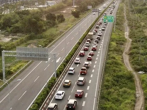 Hôm nay 9-10, lắp rào tôn để thi công mở rộng đường cao tốc TP HCM-Long Thành-Dầu Giây