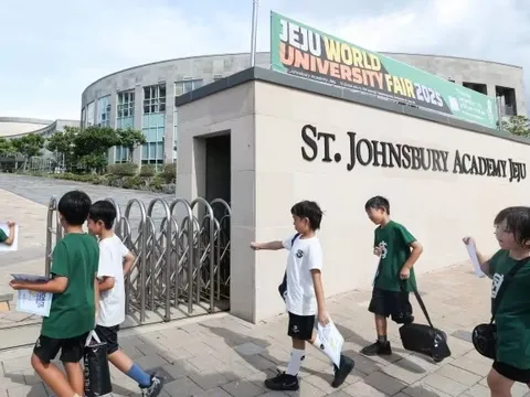 Học sinh Hàn Quốc 'vỡ mộng' du học Mỹ, quay sang châu Á