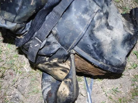 Bí ẩn thi thể người đàn ông nổi trên sông ở Đà Nẵng, lưng đeo ba lô chứa tảng đá 20kg