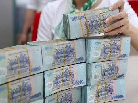 NHNN hút ròng gần 20.000 tỷ đồng, lãi suất liên ngân hàng vượt 5%, nới điều kiện kinh doanh bảo hiểm