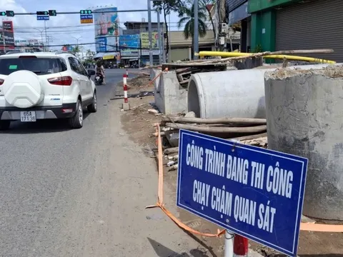 'Than khóc' giải ngân đầu tư công thấp do... tiền quá nhiều